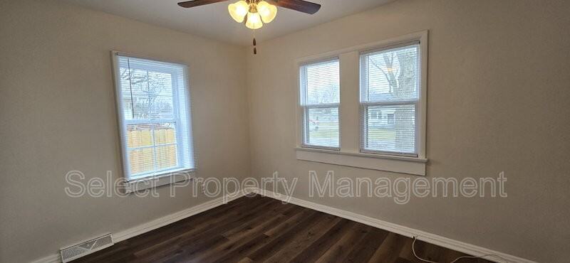 2425 White Oak Ave - Photo 6 of 28