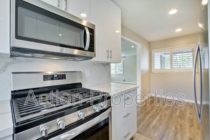 702 Fremont St #1 - Photo 7 of 17