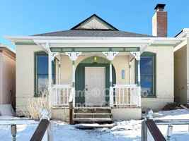 featured image of 215 N 1st St