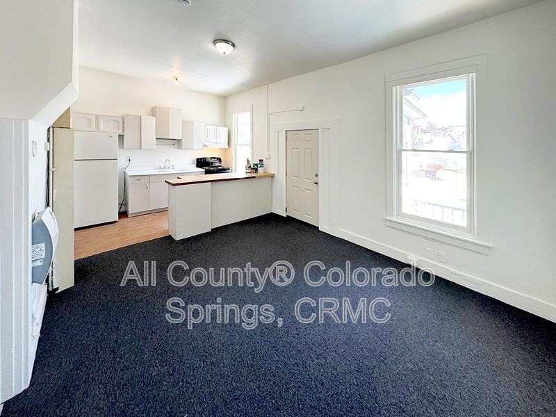 215 N 1st St - Photo 5 of 16