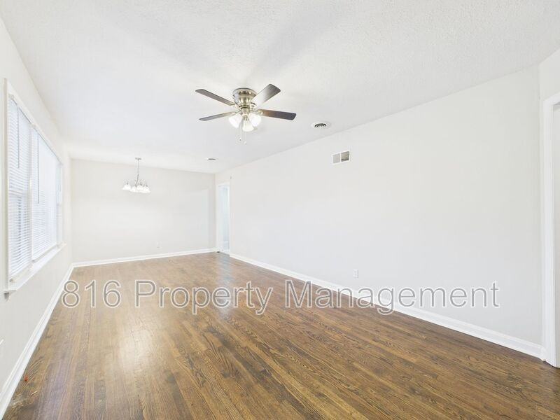 5725 Blue Ridge Blvd - Photo 5 of 27