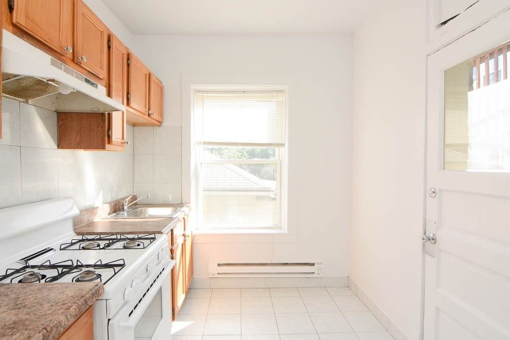 2915 W George St #1 - Photo 3 of 21