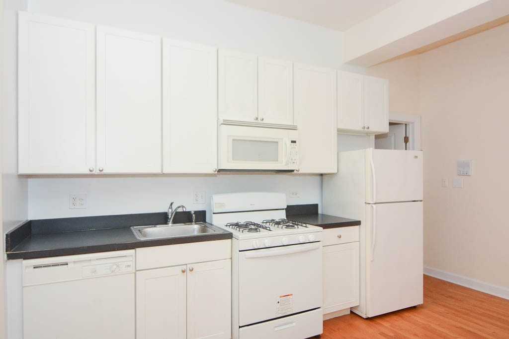 4715 N Sheridan Rd #13N - Photo 3 of 17