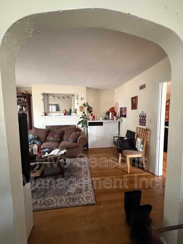 59 University Ter - Photo 3 of 25