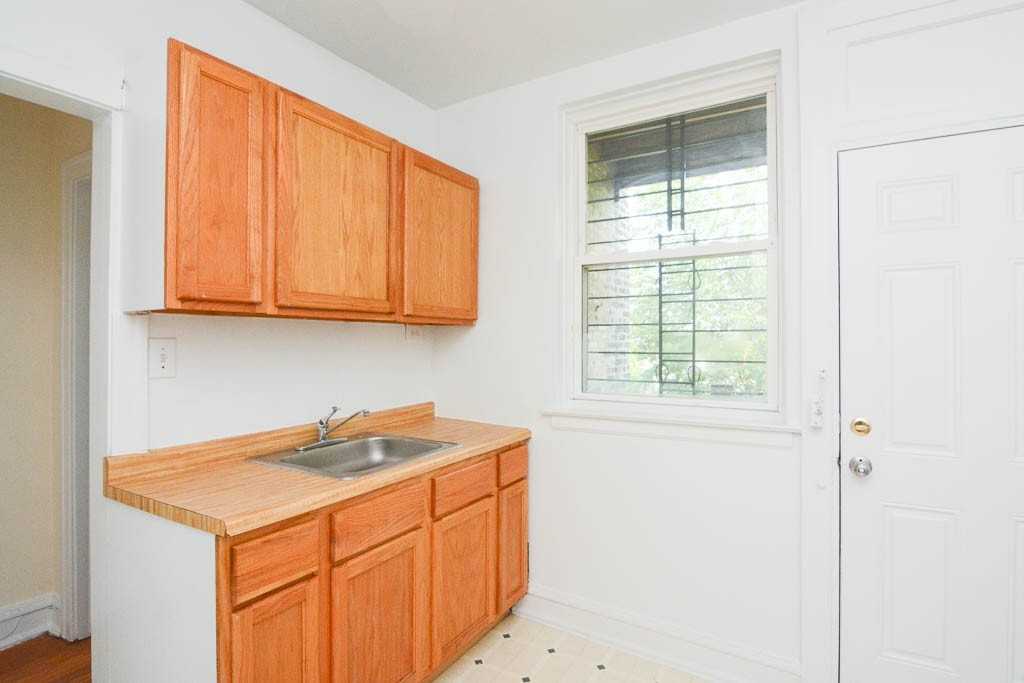 2944 N Albany Ave #3 - Photo 3 of 21