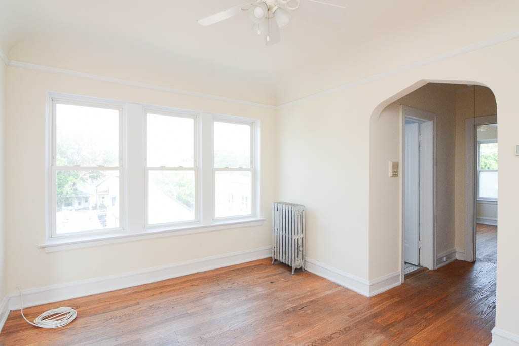 2944 N Albany Ave #3 - Photo 6 of 21