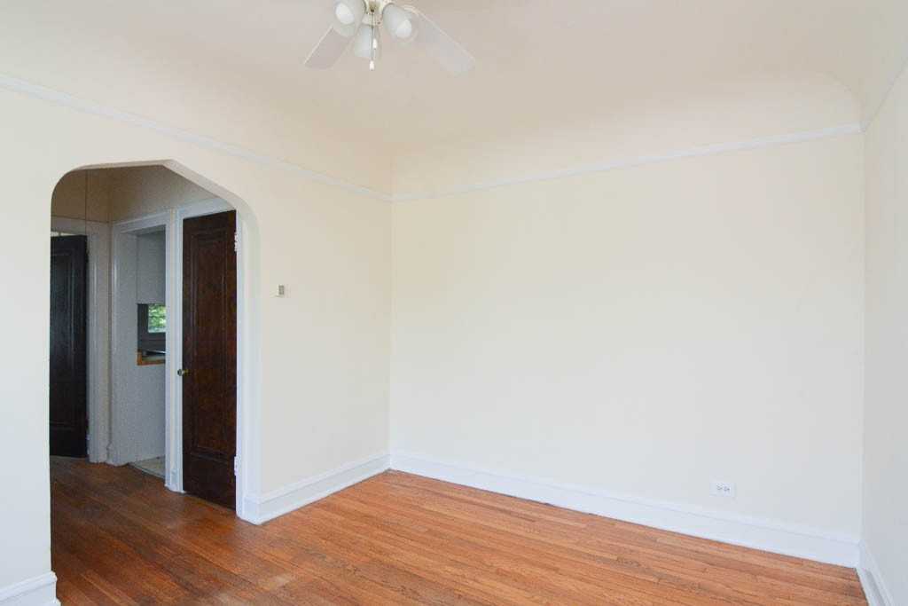 2944 N Albany Ave #3 - Photo 7 of 21