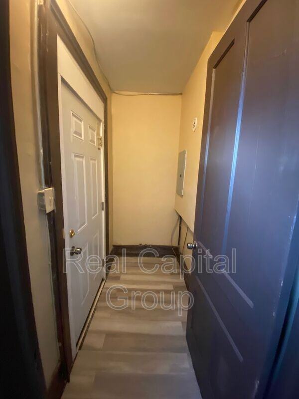 156 James St - Photo 2 of 11