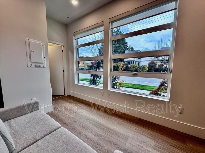 3201 Richter St - Photo 3 of 9