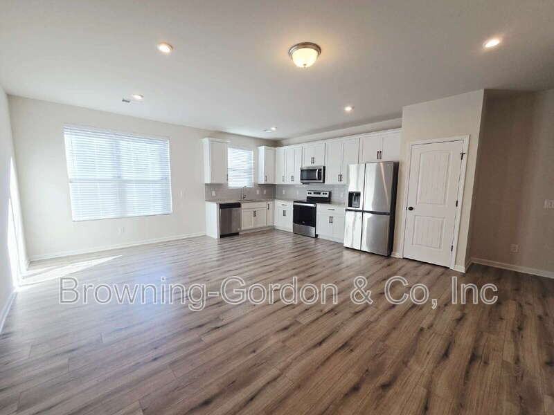 2730 Sparrowgap Trl - Photo 2 of 13