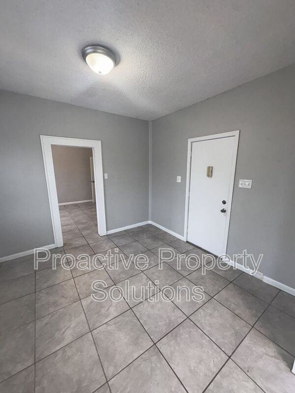 534D Cherry St - Photo 4 of 25