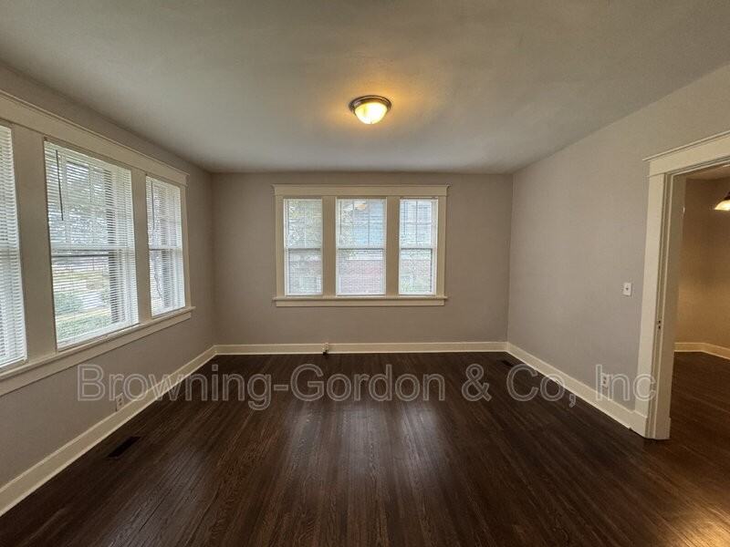 1806 15th Ave S - Photo 5 of 12