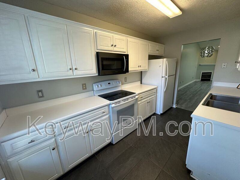 59 Leigh Place Dr - Photo 4 of 11