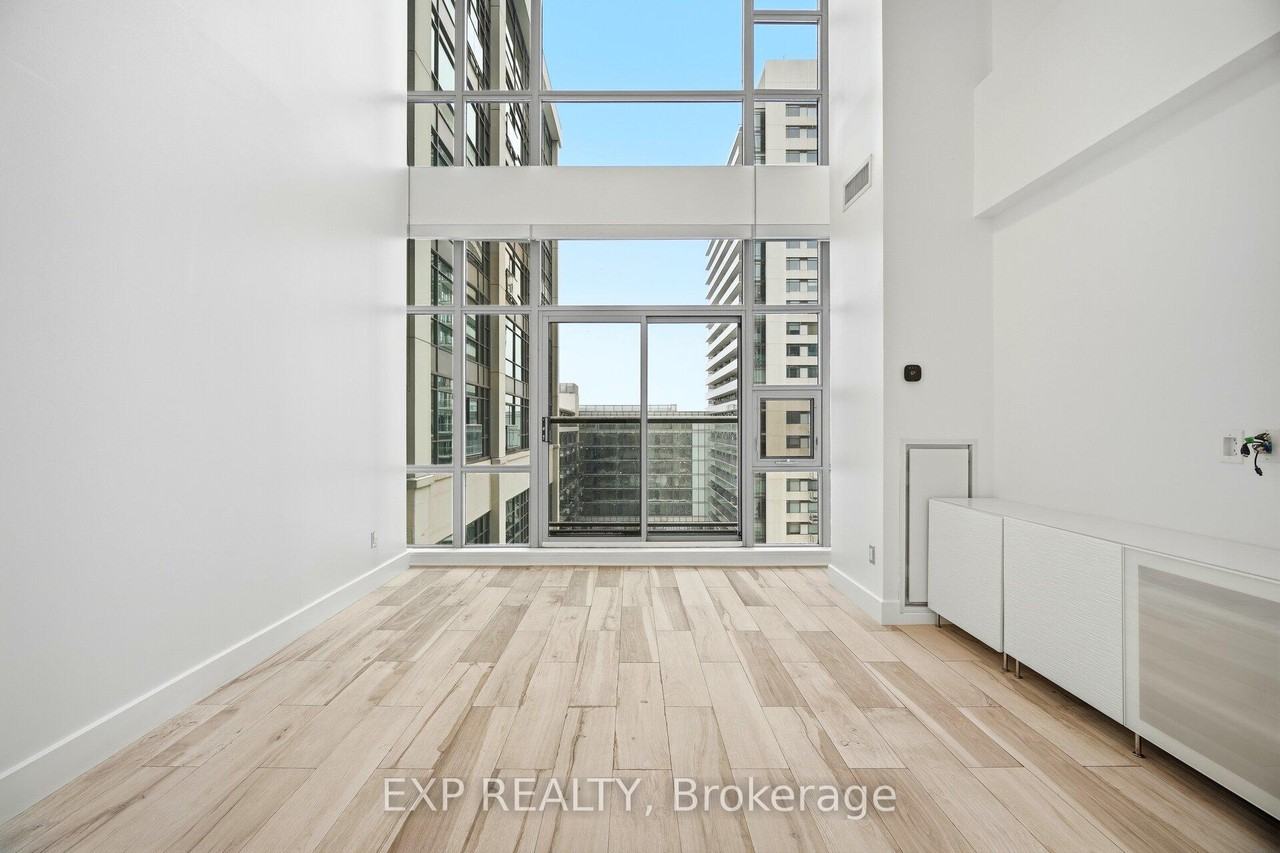 637 Lake Shore Boulevard West #632 - Photo 2 of 27