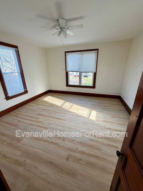 504 Casselberry Ave - Photo 2 of 7