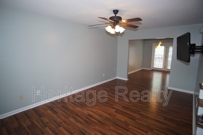 818 Coleville Way - Photo 4 of 15