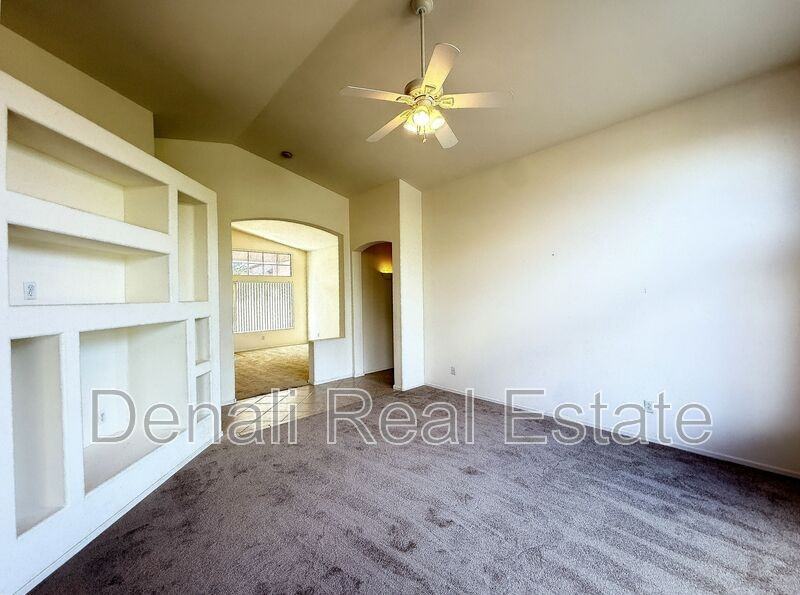 4626 E Thorn Tree Dr - Photo 5 of 28