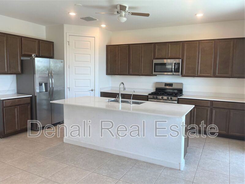 1810 S Jesse Pl - Photo 4 of 31