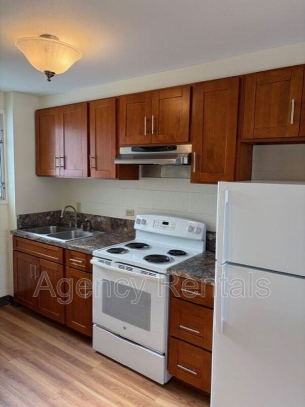 1525 Kewalo St #1707 - Photo 4 of 11