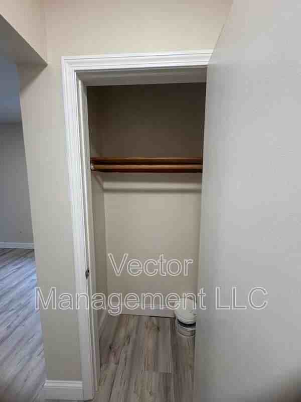 2842 Dixwell Ave - Photo 7 of 9