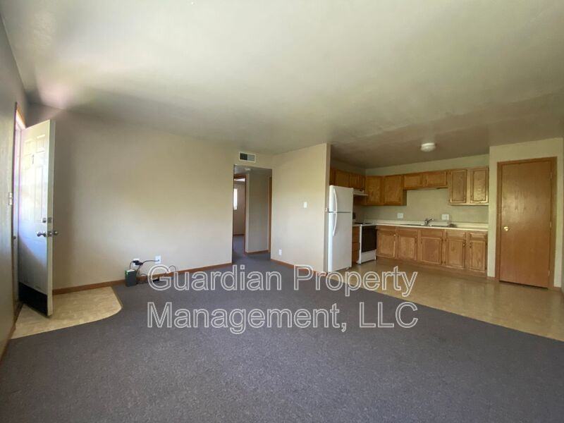 1001 N Buchanan St #1 - Photo 3 of 13