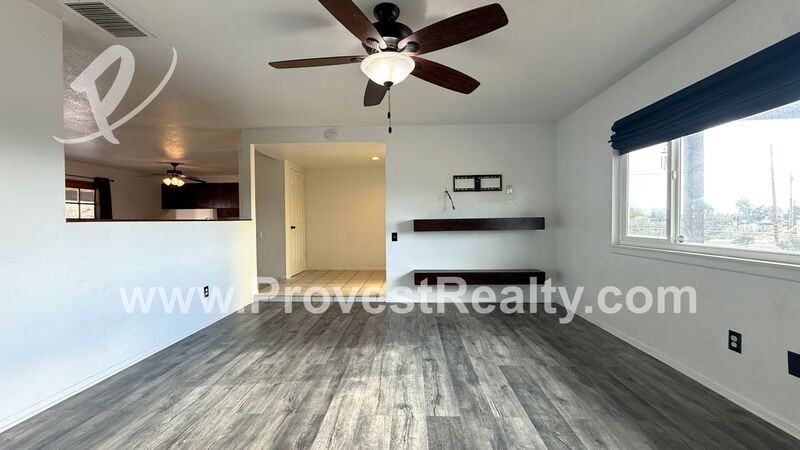 15577 Tacony Rd - Photo 4 of 26