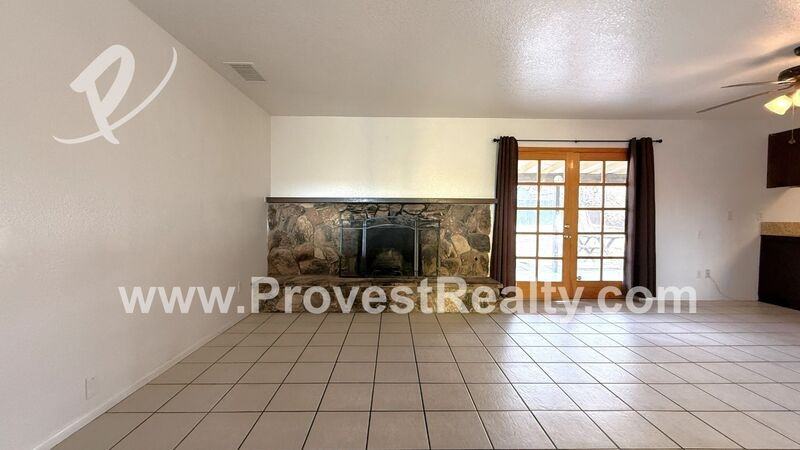 15577 Tacony Rd - Photo 7 of 26