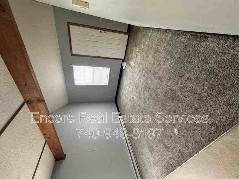 573 Brookside Ct - Photo 2 of 9