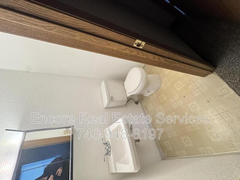 573 Brookside Ct - Photo 4 of 9