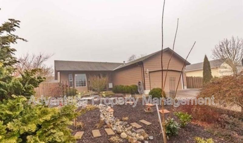 3122 30th Ave Se - Photo 2 of 23