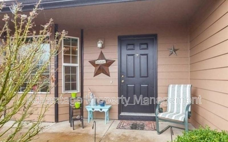 3122 30th Ave Se - Photo 3 of 23