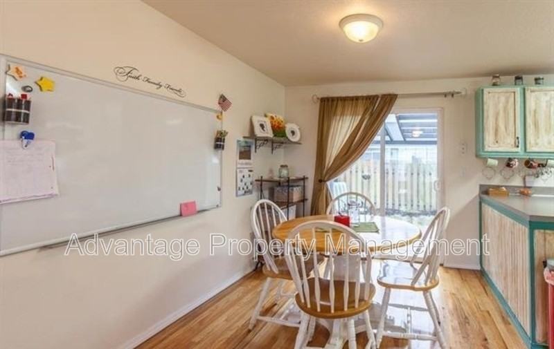 3122 30th Ave Se - Photo 6 of 23