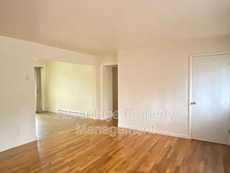 1235 Nw 27th St - Photo 4 of 21