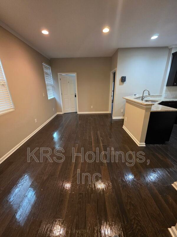 540 Libson St - Photo 3 of 17