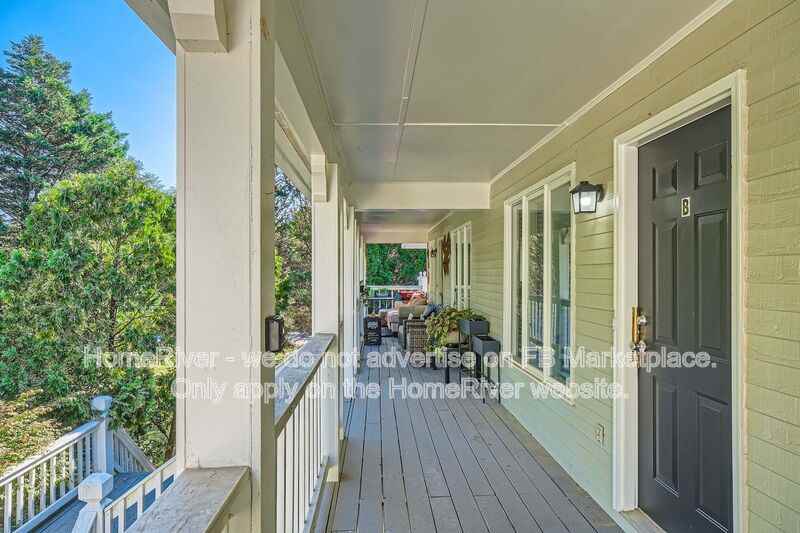 2785 Country Ct Se #B - Photo 5 of 34