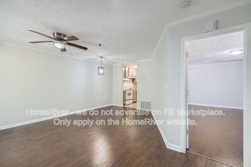 2785 Country Ct Se #B - Photo 4 of 25