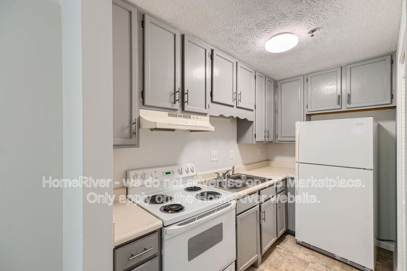 2785 Country Ct Se #B - Photo 7 of 25