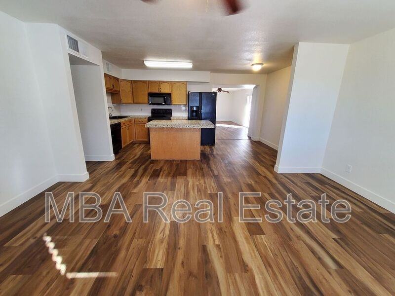 1444 W Huntington Dr - Photo 2 of 13