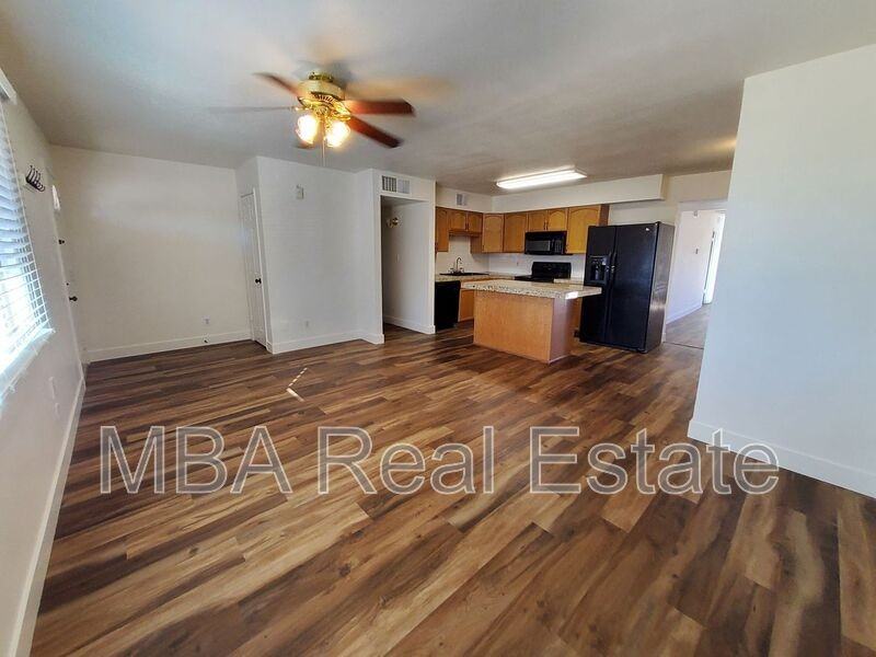 1444 W Huntington Dr - Photo 4 of 13