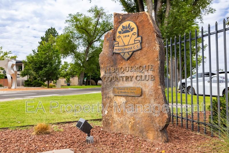 520 San Pasquale Ave Sw - Photo 2 of 33