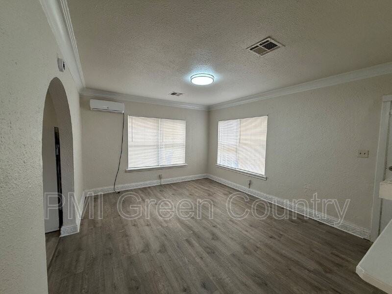 1447 N Lewis Pl - Photo 2 of 12