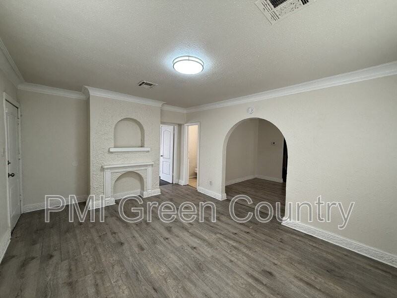 1447 N Lewis Pl - Photo 3 of 12