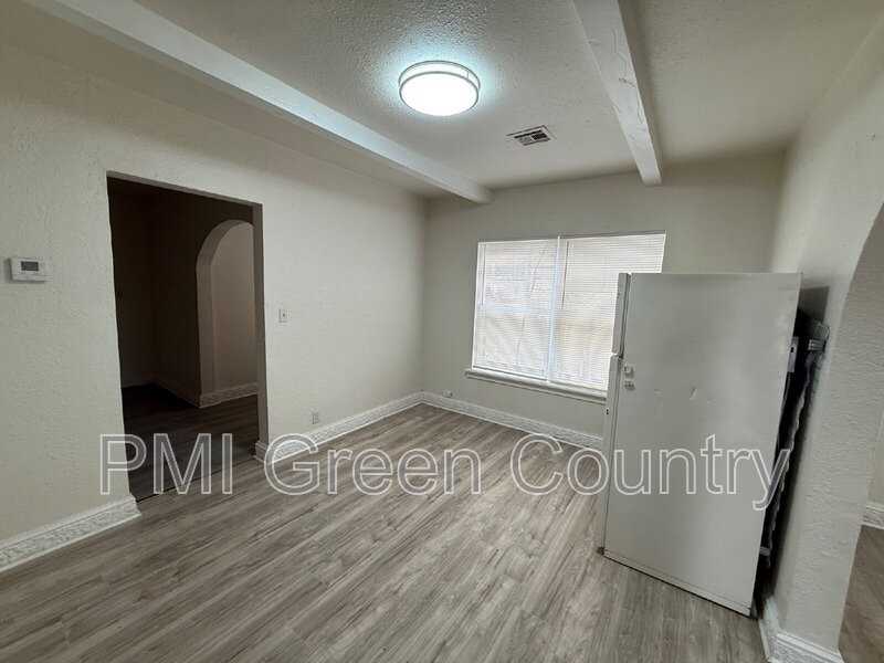 1447 N Lewis Pl - Photo 5 of 12