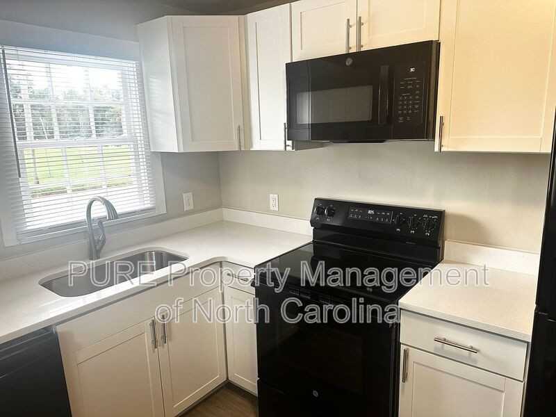 903 Holt St - Photo 4 of 18