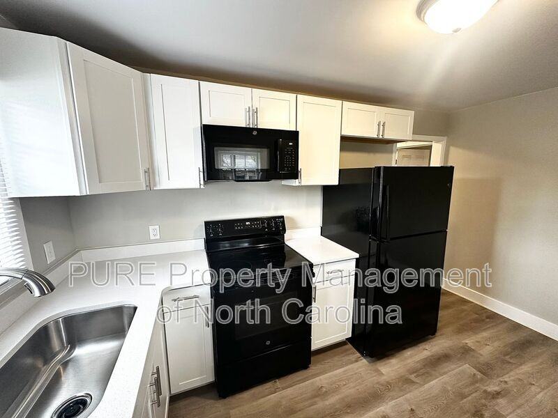 903 Holt St - Photo 5 of 18