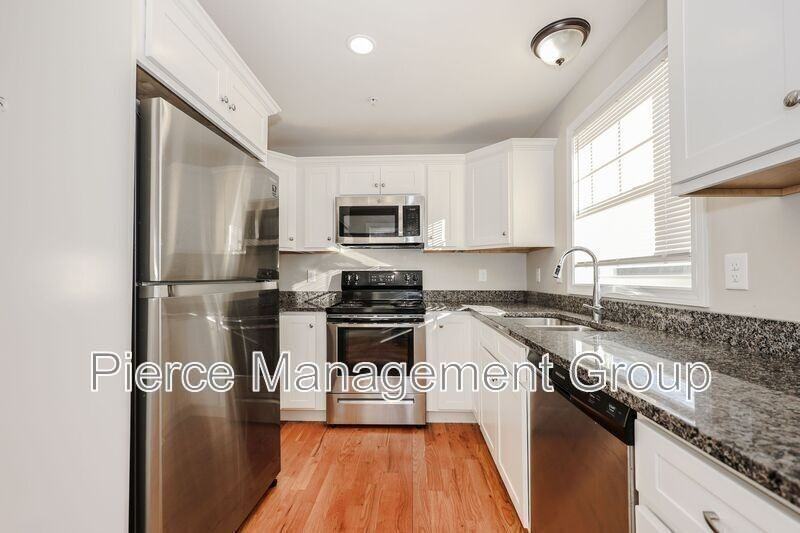 6 Clarendon Way #16 - Photo 3 of 11