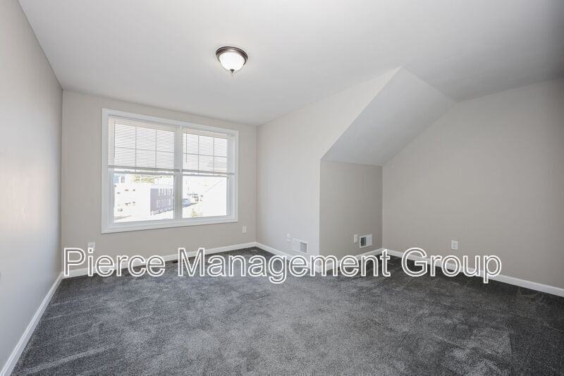 6 Clarendon Way #16 - Photo 6 of 11