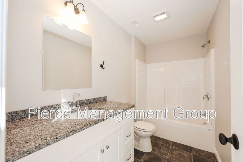 6 Clarendon Way #16 - Photo 7 of 11