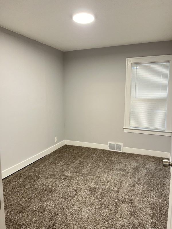 987 Montie Rd - Photo 7 of 16