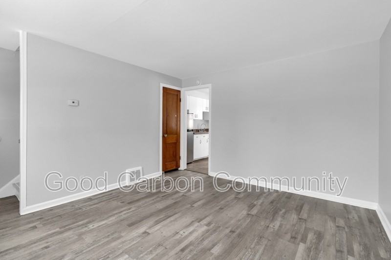 854 Richmond Ave - Photo 2 of 16